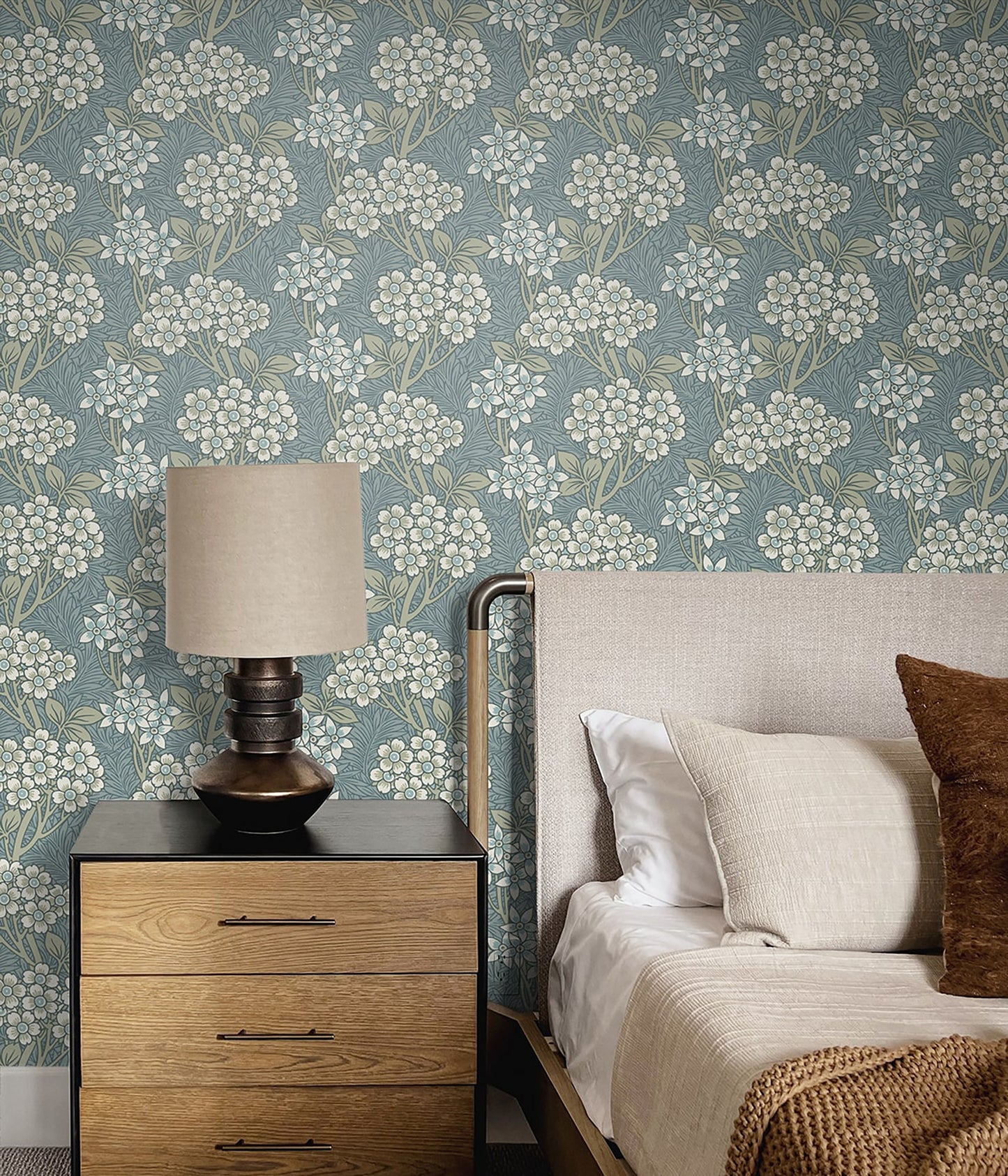 Galerie Floral Vine Wallpaper